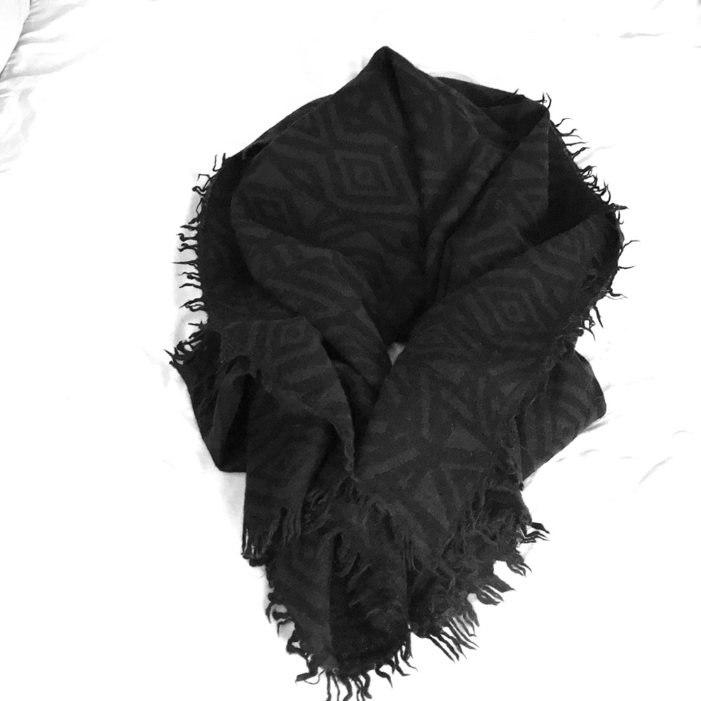 Aritzia Wilfred Free POP Art Blanket Scarf
